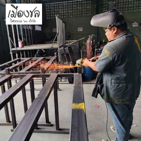 โรงงานผลิตพาเลทชลบุรี - เมืองชลวิศวกรรม ๖๐ - รับทําพาเลทตามแบบ ชลบุรี